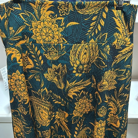 Brand new Lularoe Azure - Picture 1 of 3